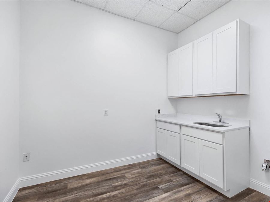 425 E Southlake Blvd