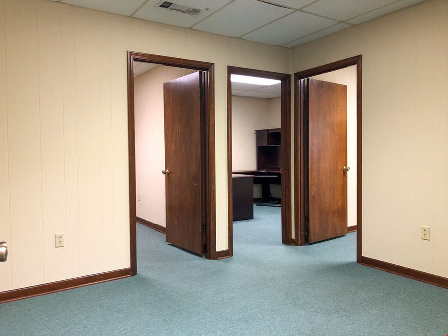 Executive Office Suite on Florida Blvd