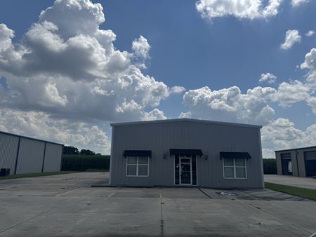 Preview of commercial space at 212 Jared Dr