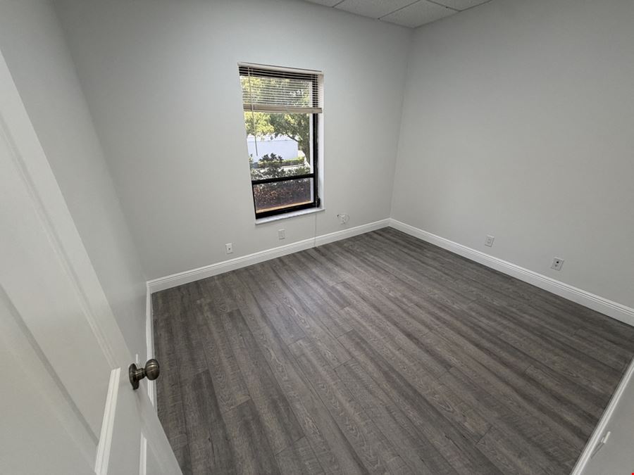 880 SF Suite 207 Professional and Medical Office Space