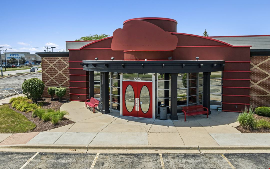 Vacant Red Robin