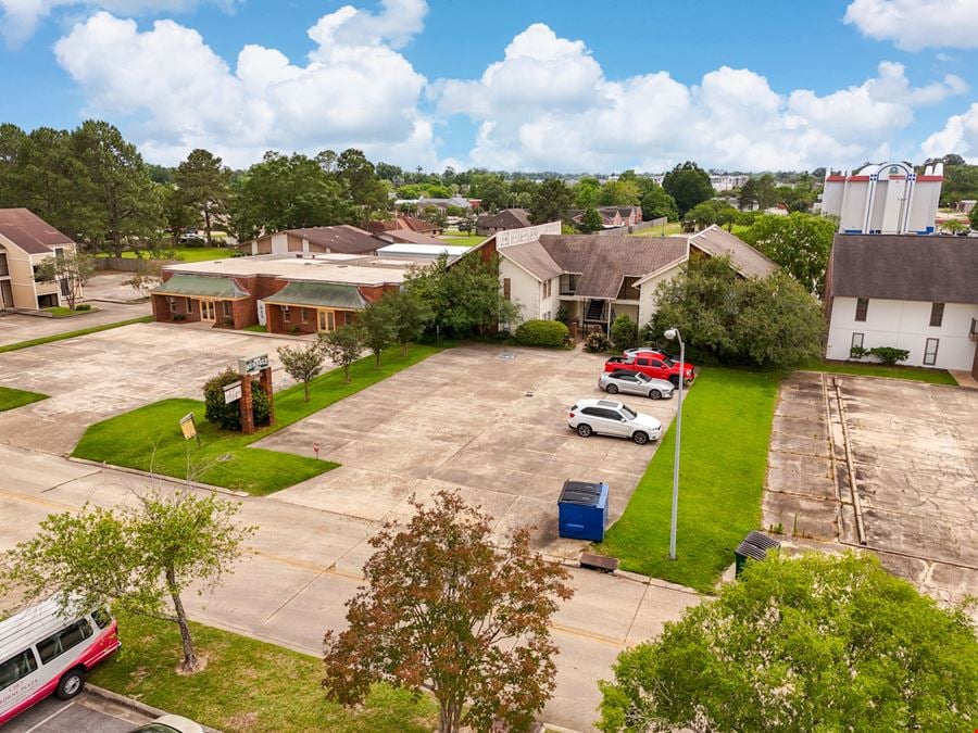 First-Floor Office Suite Off I-10 – Flexible Layout