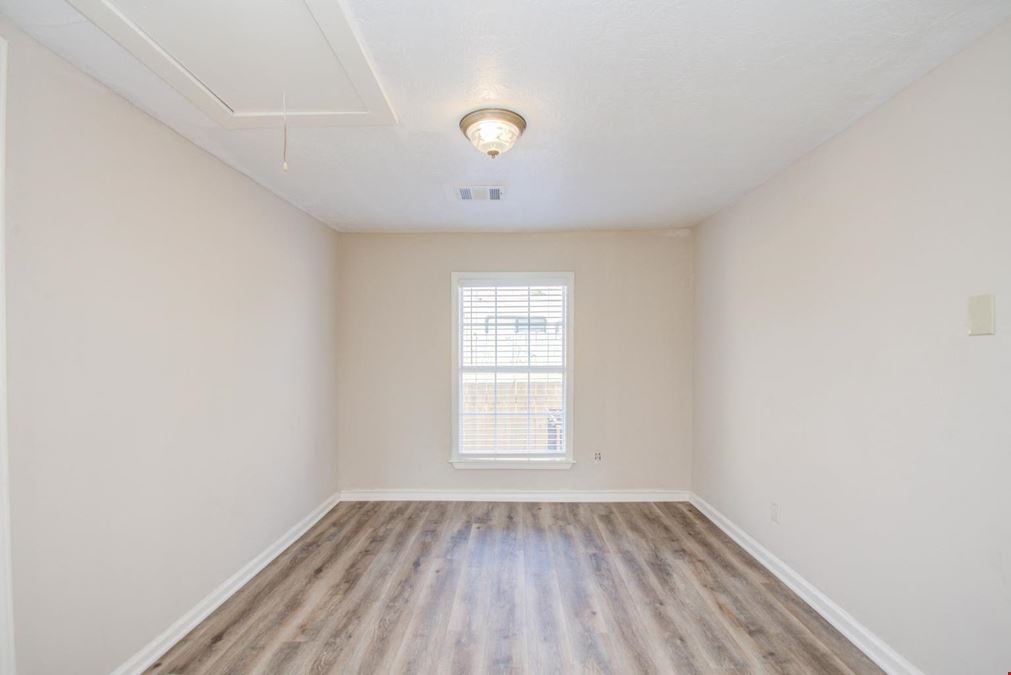 1051 W Little York Rd, Houston, TX 77091