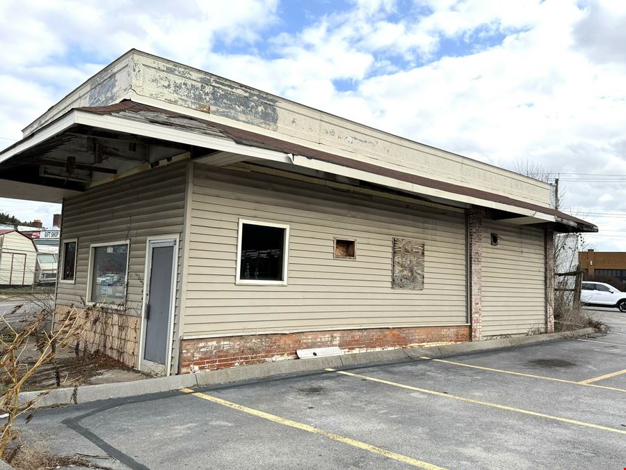Magnolia Dollar Building