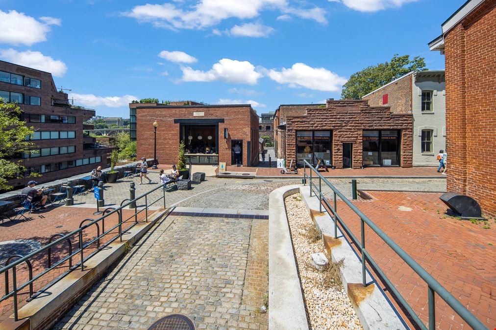 Caton's Walk (1046-1054 Potomac Street NW & 1025-1034 33rd Street NW)
