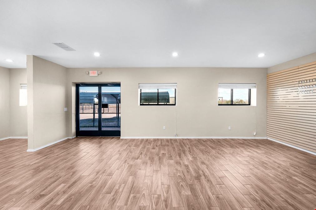 11639 E US-175