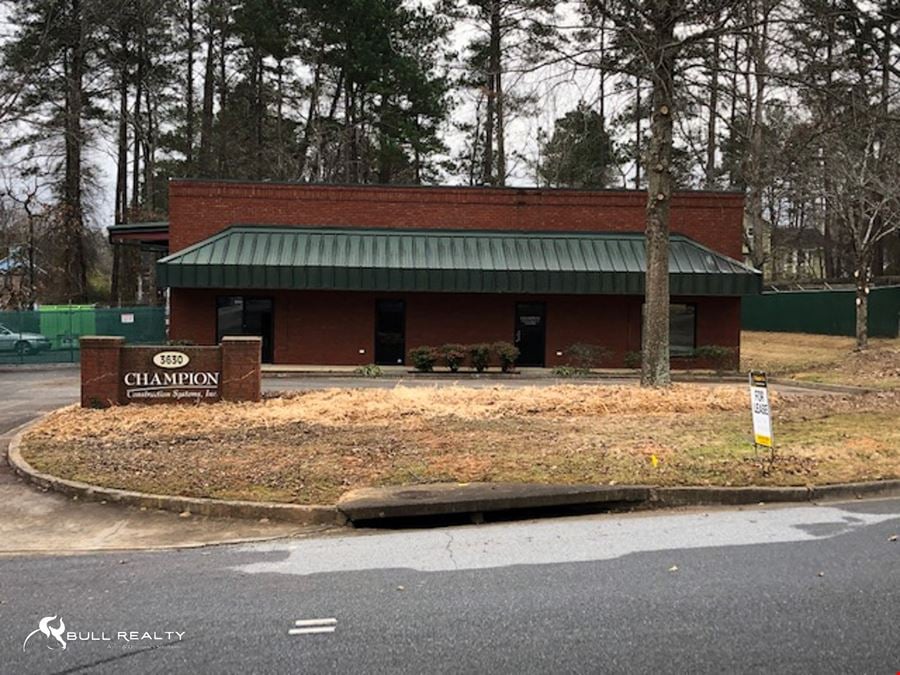 ±5,000 SF Industrial Building/Flex Space For Lease