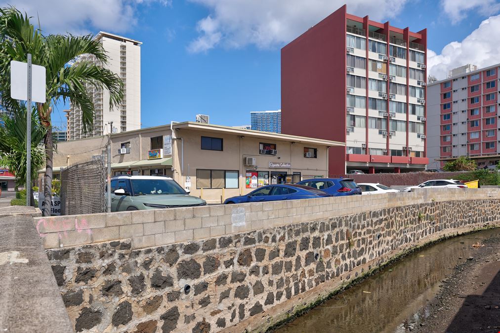 1694 Kalakaua Ave