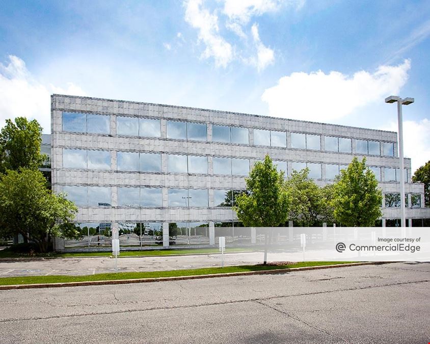 Corporate 500 Centre - 500 Lake Cook Road