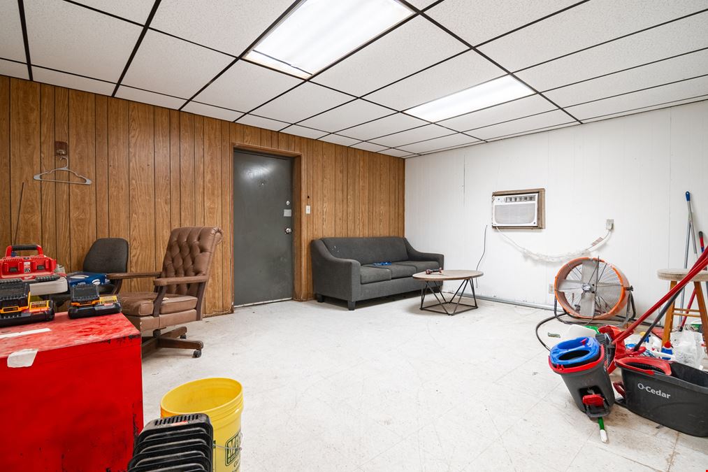 5,500 SF Facility Near I-20