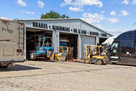 Preview of Industrial space for Sale at 15844 Hwy 31 West