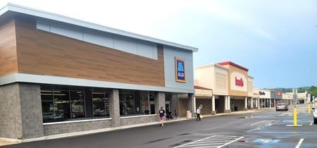 Preview of Retail space for Rent at 7505 Huntingdon Plaza