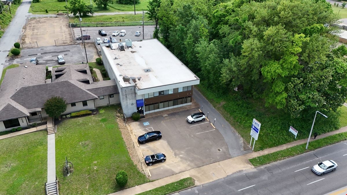 1455 Poplar Ave