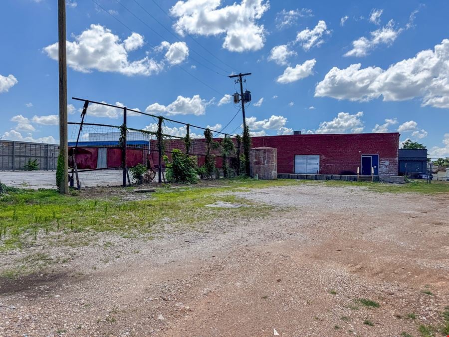 715 W Walnut St