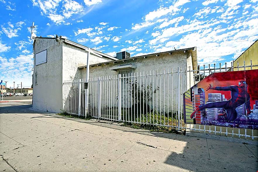 1108 E 84th Place