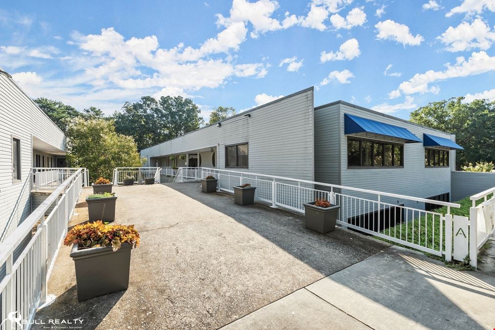 Sandy Springs Wellness Center | Two Office Suites | ±1,127 SF & ±886 SF