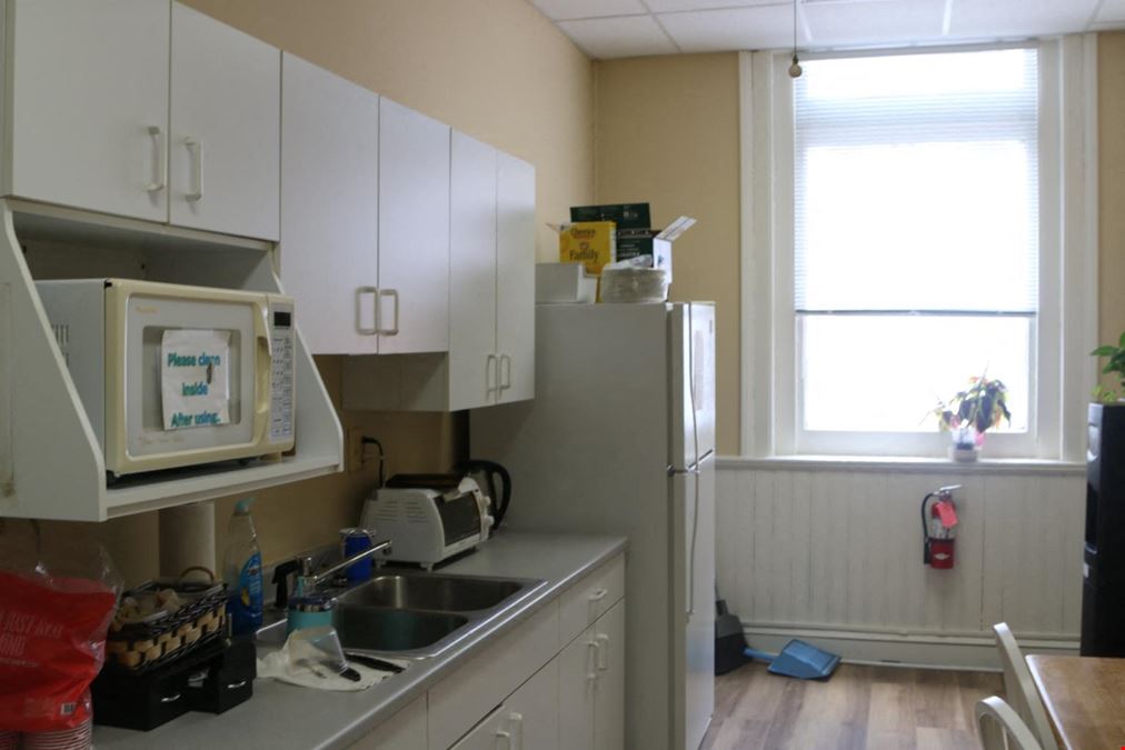 200 W Fayette St