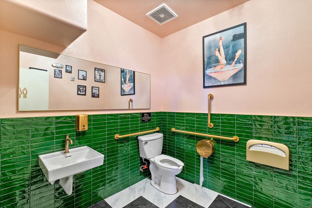 550 W Plumb Ln Suite E