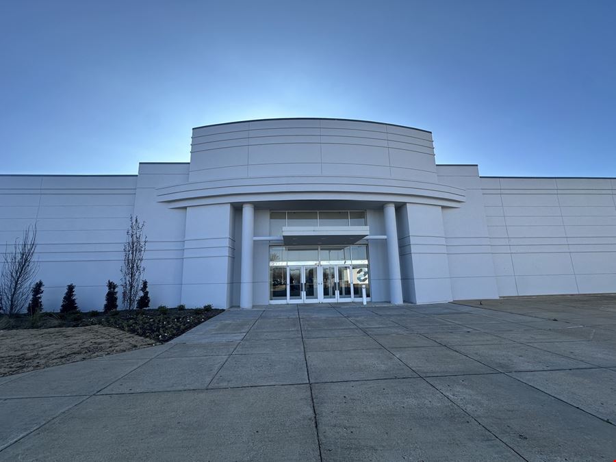 Former Sears at Wolfchase