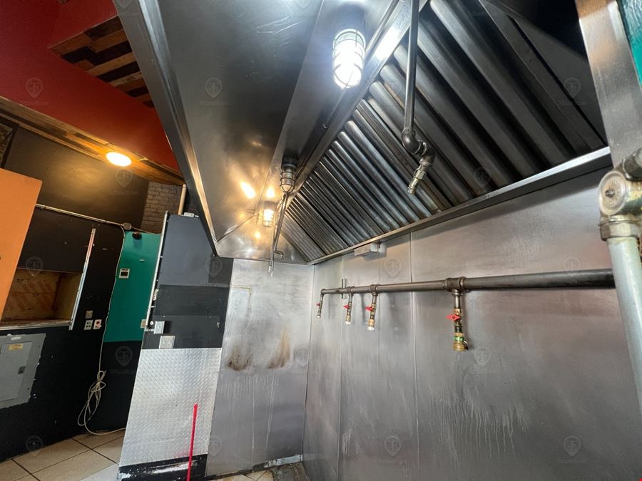 550 SF | 264 Bleecker Street | Turn-Key Restaurant with Glass Frontage for Lease