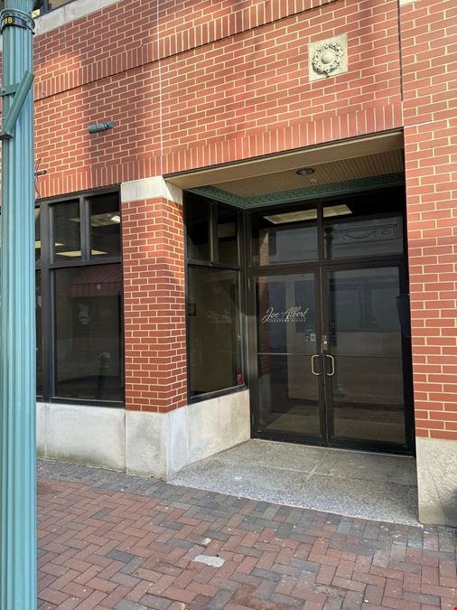 208 Court Avenue NW