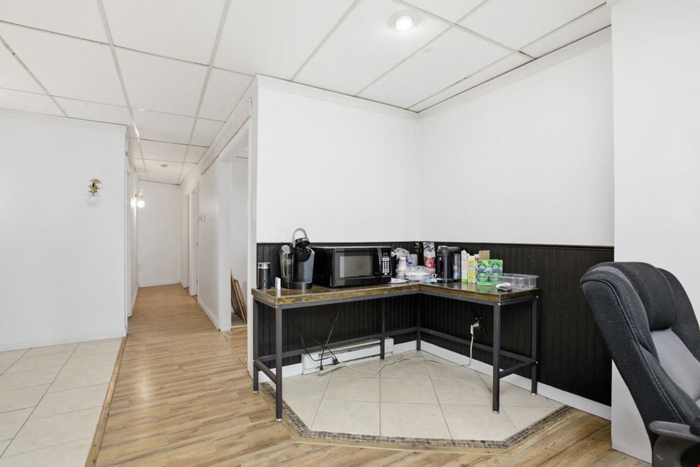 Exceptional 1,280SF Commercial Space for Sale in Amesbury, MA