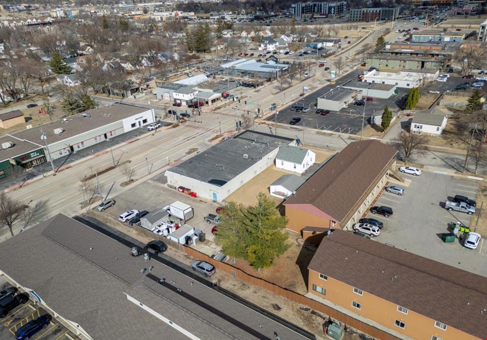 1912 2nd St - Retail Space For Lease 