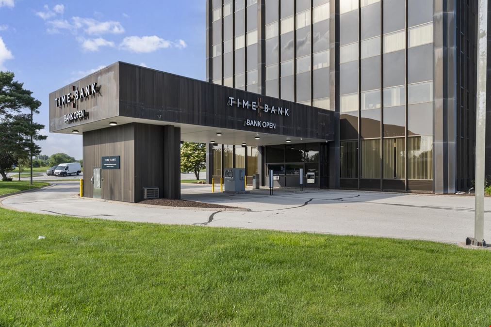 2550 Middle Road Sale