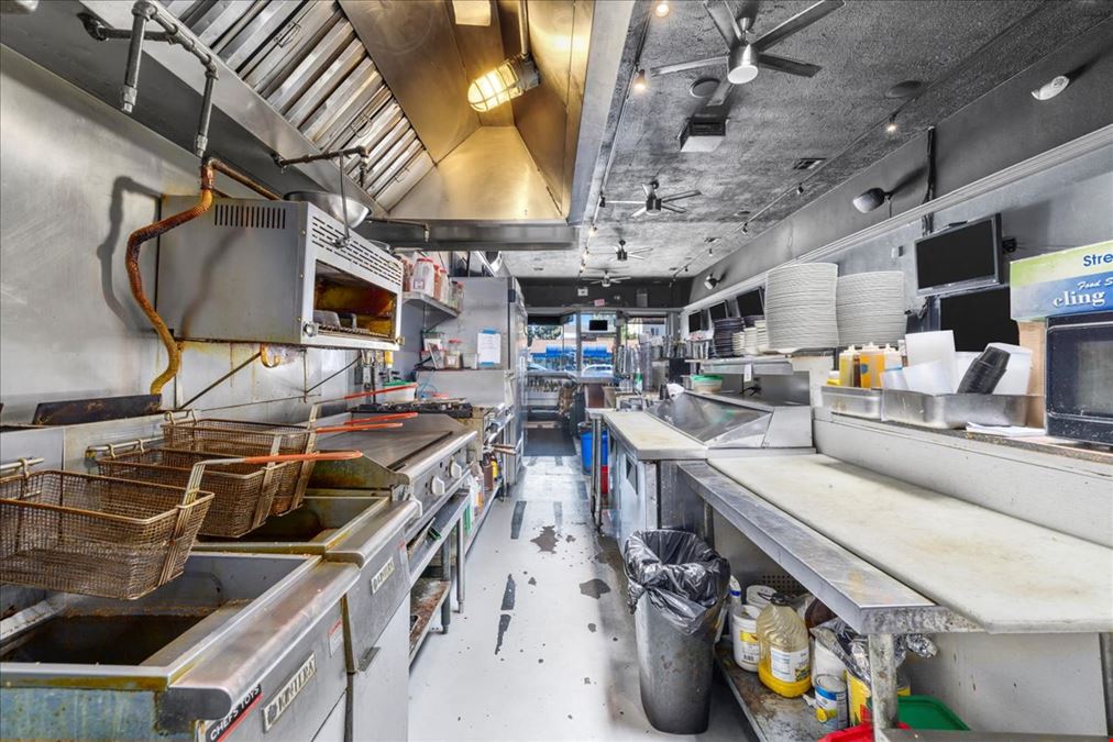 Roundin' 3rd + Selva - Two Highly Regarding Long Beach Restaurant