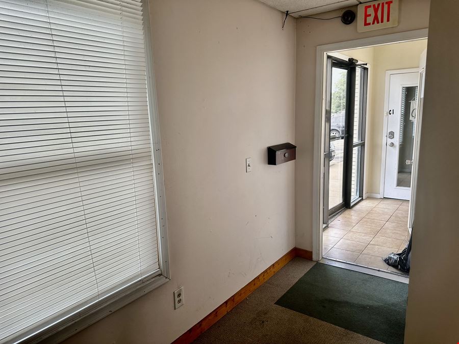 Retail/Office - 202 S Eldorado, Unit C2