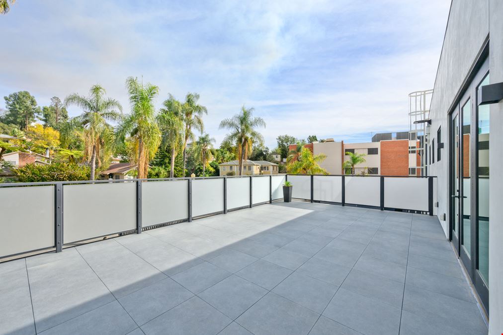 612 N Sepulveda Blvd