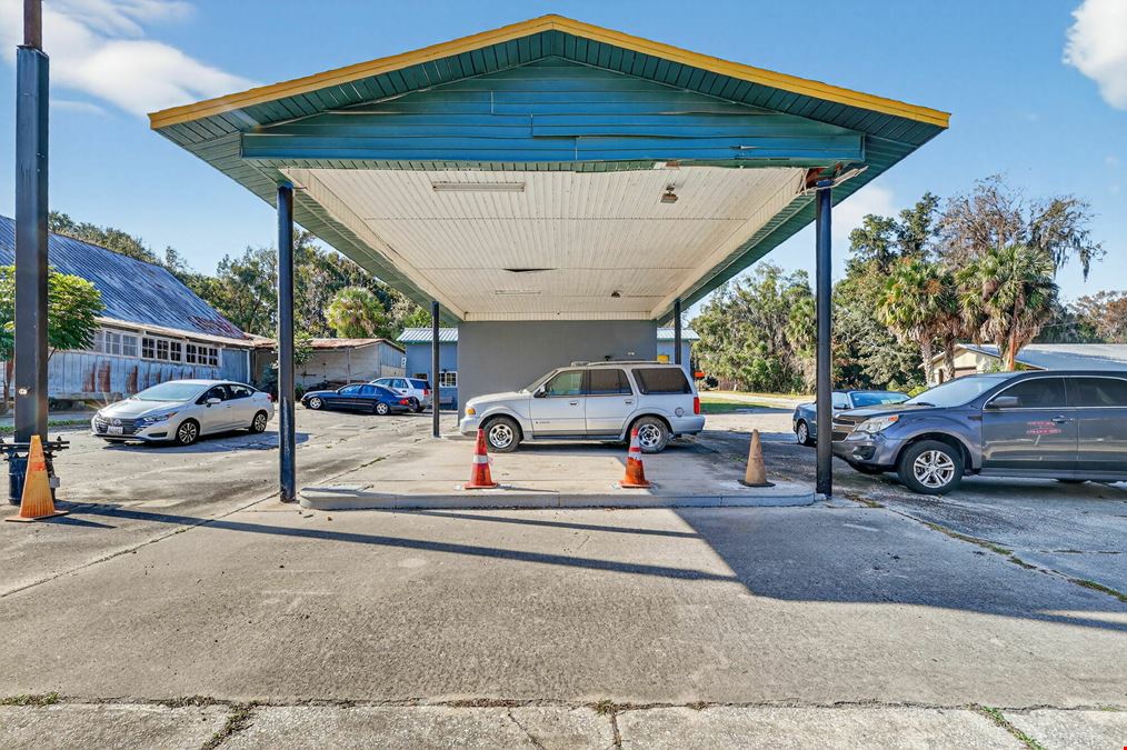 9th St Service Station