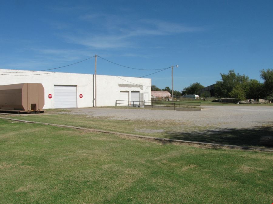310 SE D Ave. and 408 SE Simpson St.
