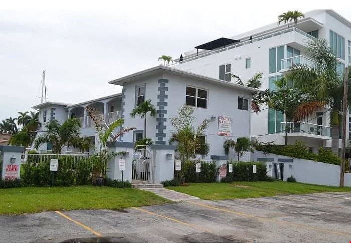 Hendricks Isle Waterfront Apartments & Docks