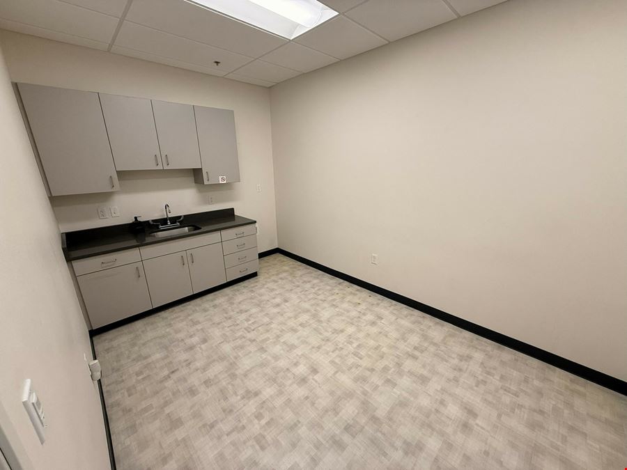 3904 E. Flamingo Ave.
