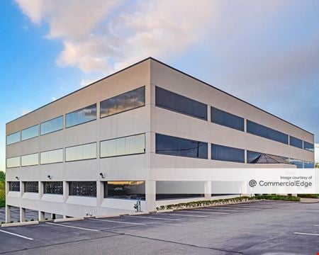 Preview of Commercial space for Rent at 11 Parkway Center