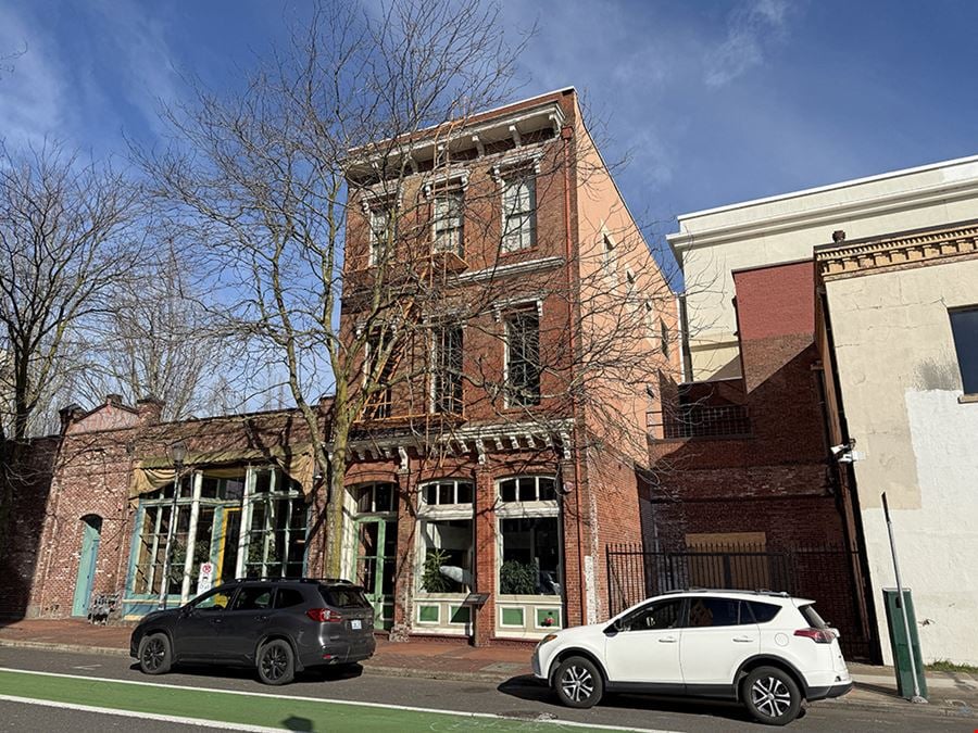 71 & 79 SW Oak St