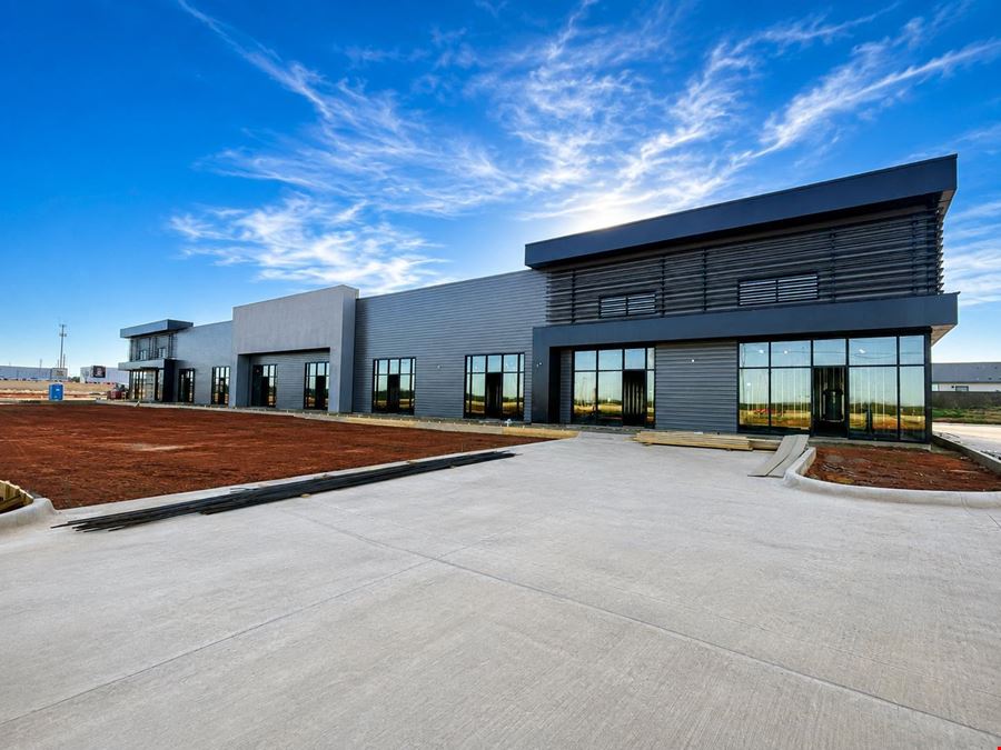 HWY 83 Retail Center