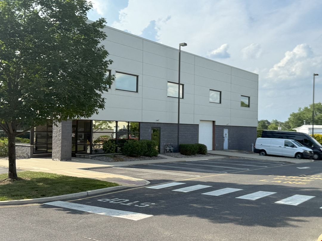 Warehouse with Office For Lease