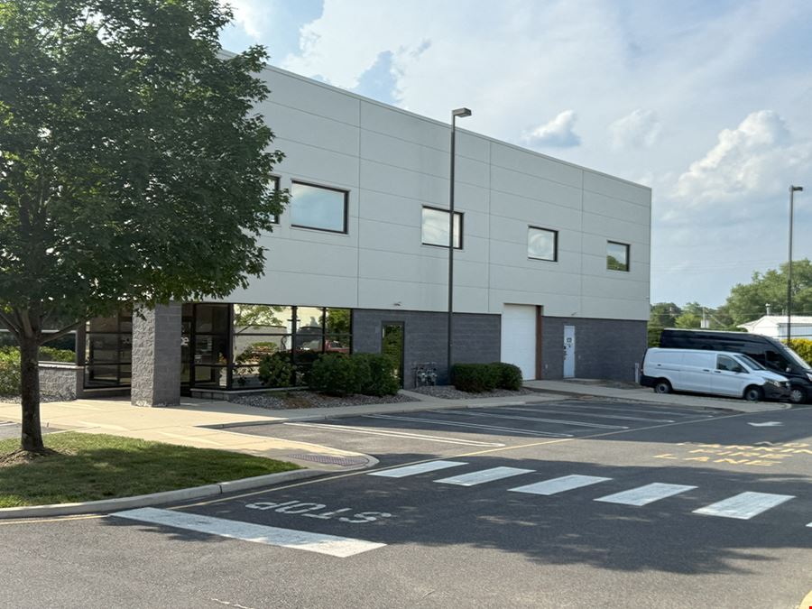 Warehouse with Office For Lease