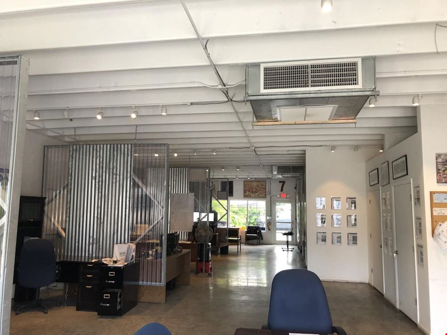1537 NW 23 ST