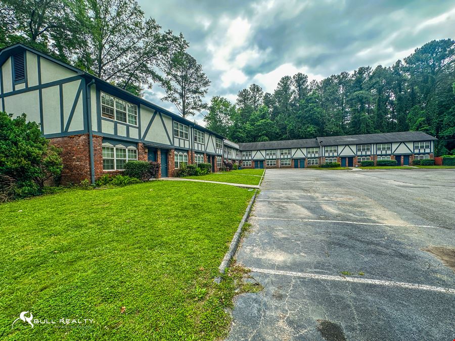 Value-Add Opportunity with Attractive Assumable Debt | 41 Units | 7.4% Cap Rate