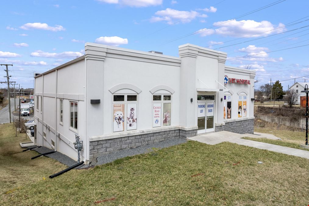 Retail space for lease with 31,000 VPD Visibility