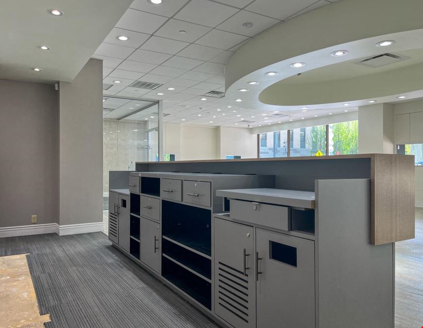 Iconic Retail Space in the Kahler Grand
