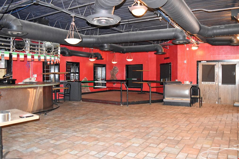 Freestanding Restaurant/Bar