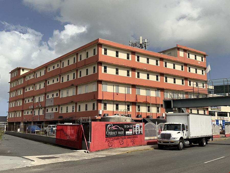 Río Piedras Commercial Building at Barbosa Avenue