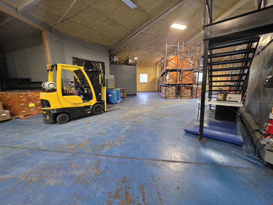 14,441 SF M-2 Industrial Property on 3.03 Acres