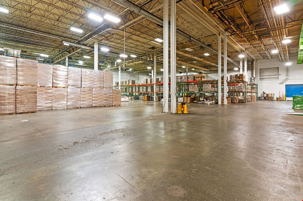 Large Scale, High-Bay Warehouse