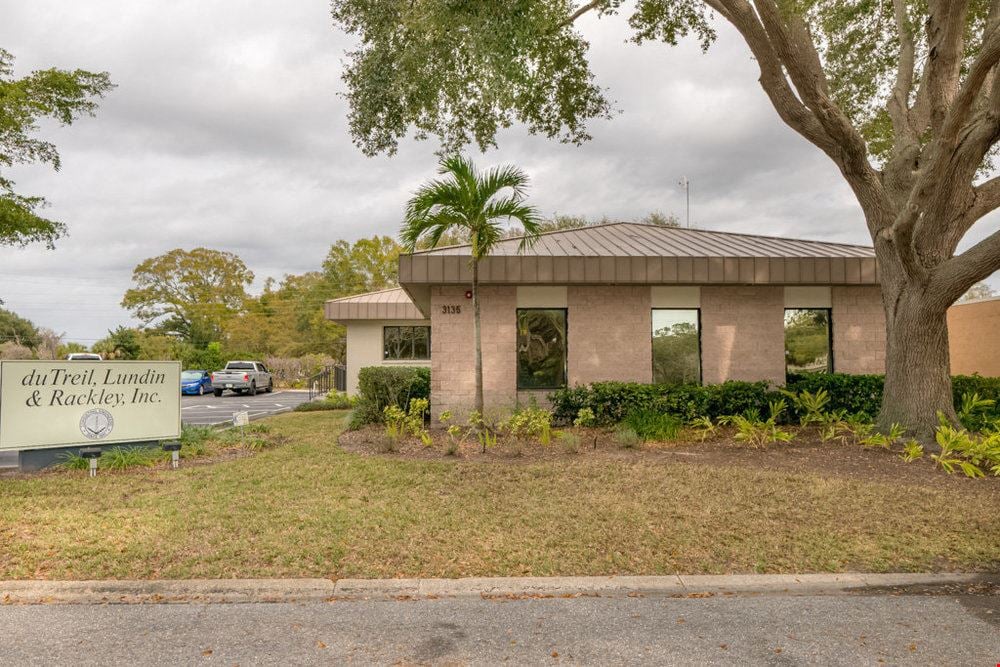 3135 Southgate Circle Sarasota, FL 34239