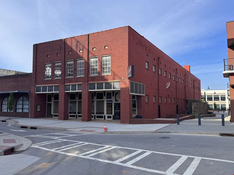 OFFICE/RETAIL BUILDING FOR LEASE
